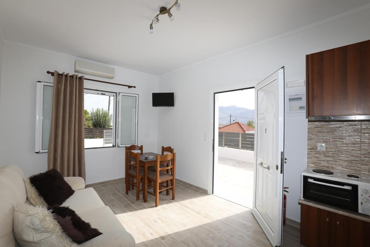 Angelos Apartments Lixouri Ngoại thất bức ảnh