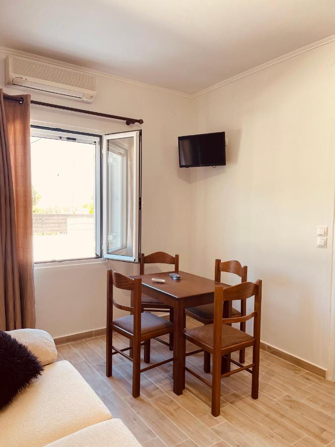 Angelos Apartments Lixouri Ngoại thất bức ảnh